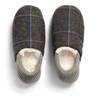 ハウスシューズ　ＦＩＮＮ　ＰＩＮＥ