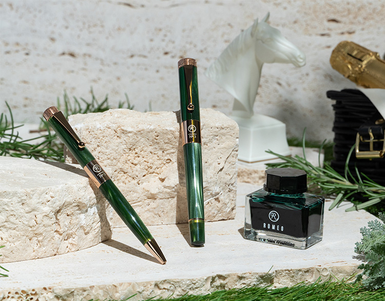 【新製品】〈ROMEO〉No.3 2026年限定エディション　広大な草原を思わせる「フィールドグリーン」