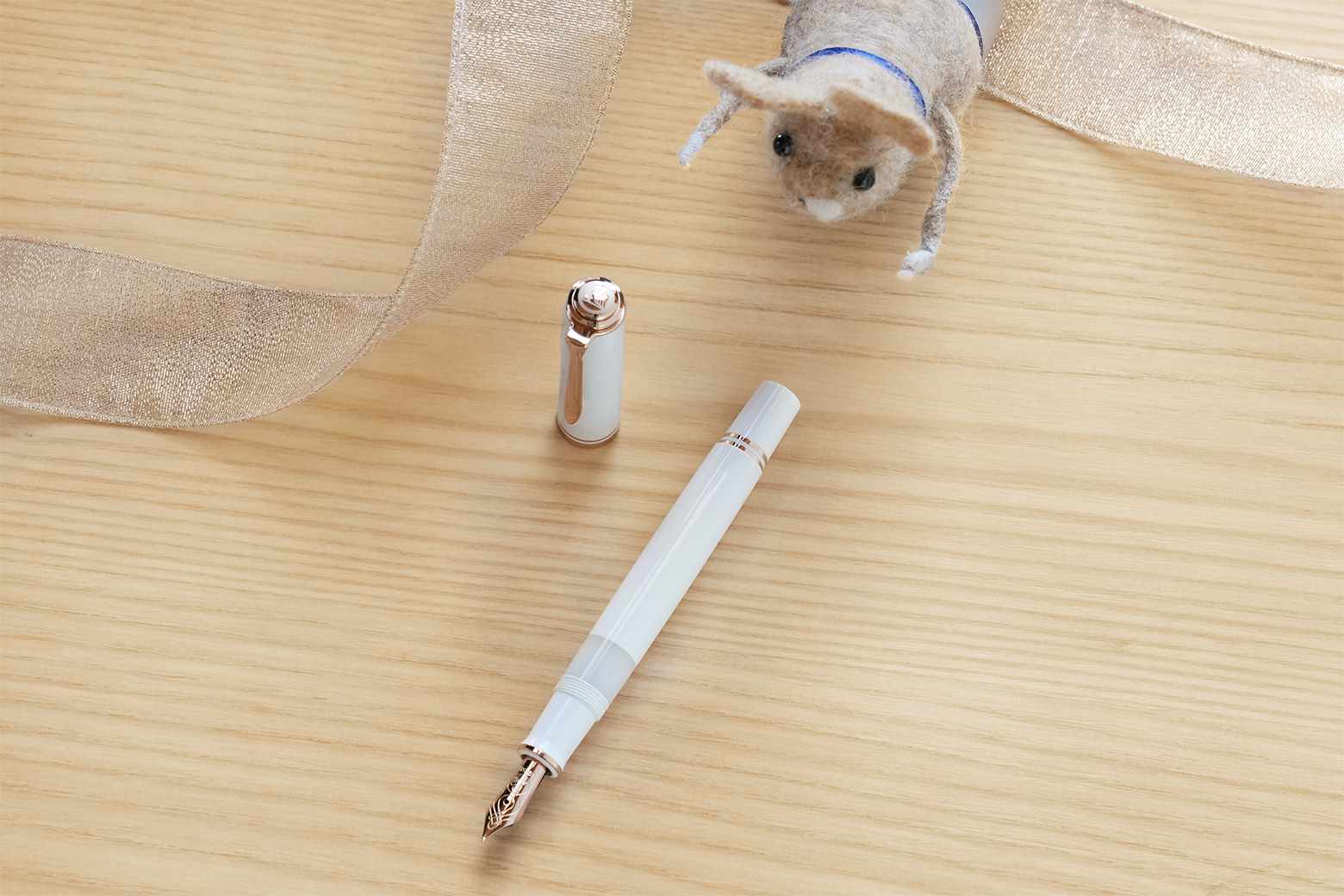 ペリカン【限定】スーベレーンM600　ホワイトローズゴールド　万年筆