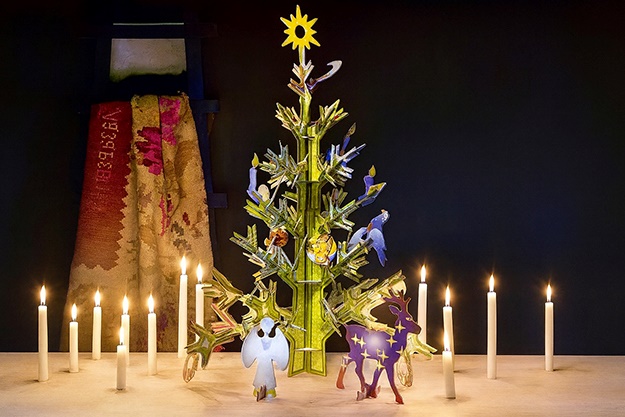 スタジオ ルーフ　動物の置物　クリスマスツリー