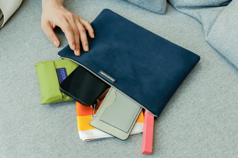 伊東屋　カラーチャート　ポーチ