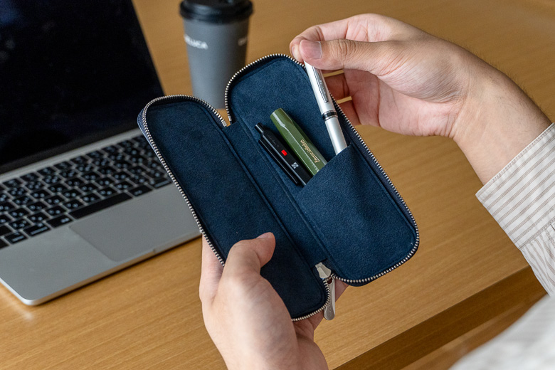 伊東屋　カラーチャート　ペンケース スリム