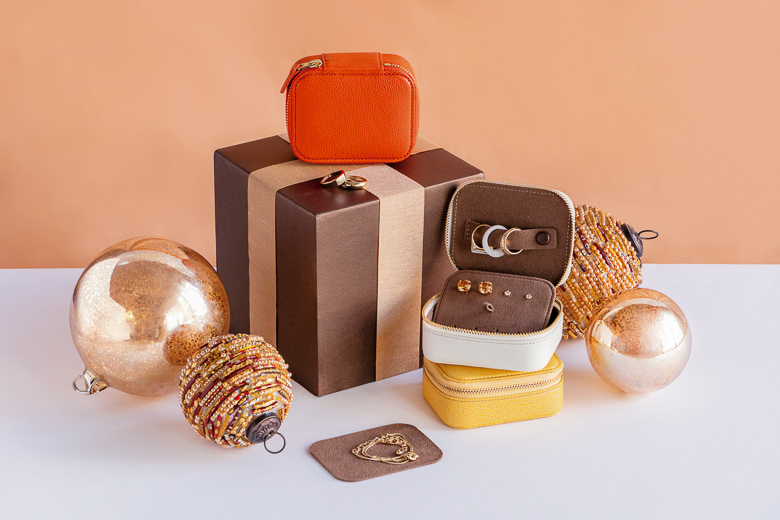 伊東屋　カラーチャート　ジュエリーケース