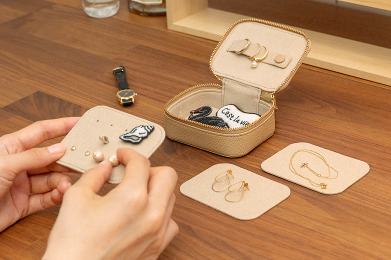 伊東屋　カラーチャート　ジュエリーケース