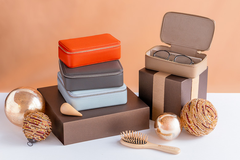 伊東屋　カラーチャート　革製メガネケース