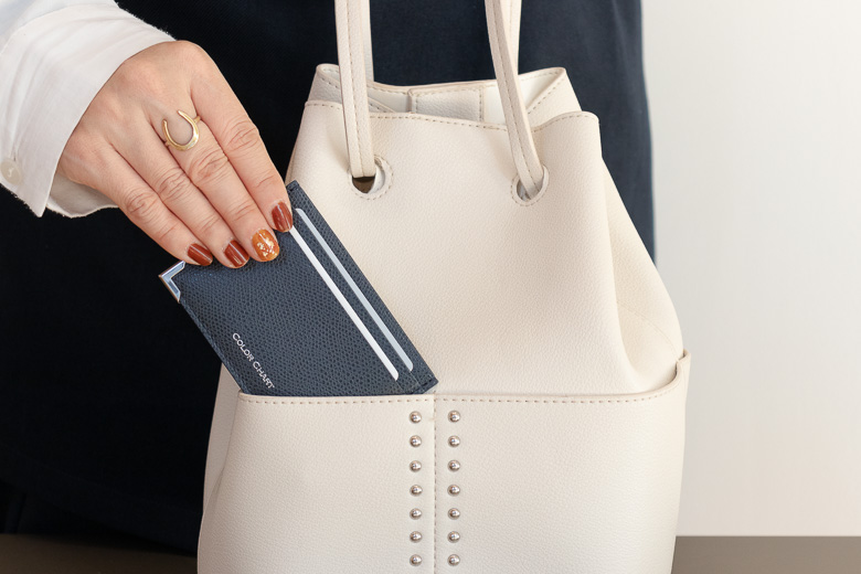 伊東屋　カラーチャート　カードケース