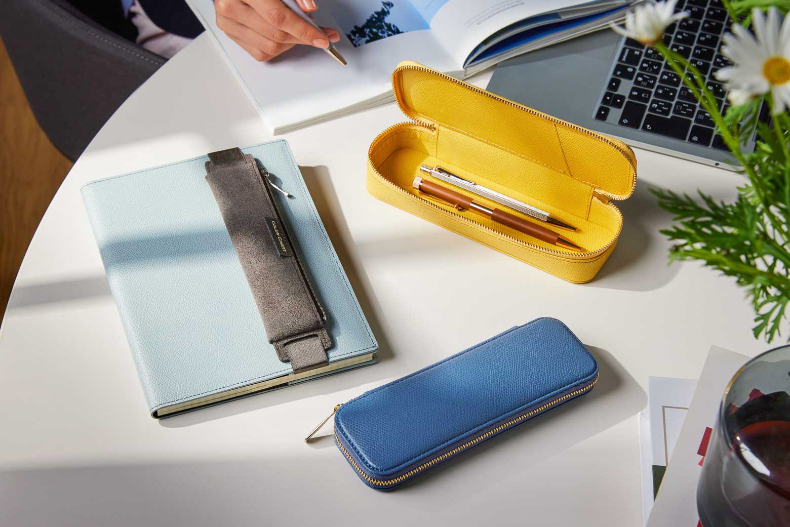 伊東屋　カラーチャート　ペンケース