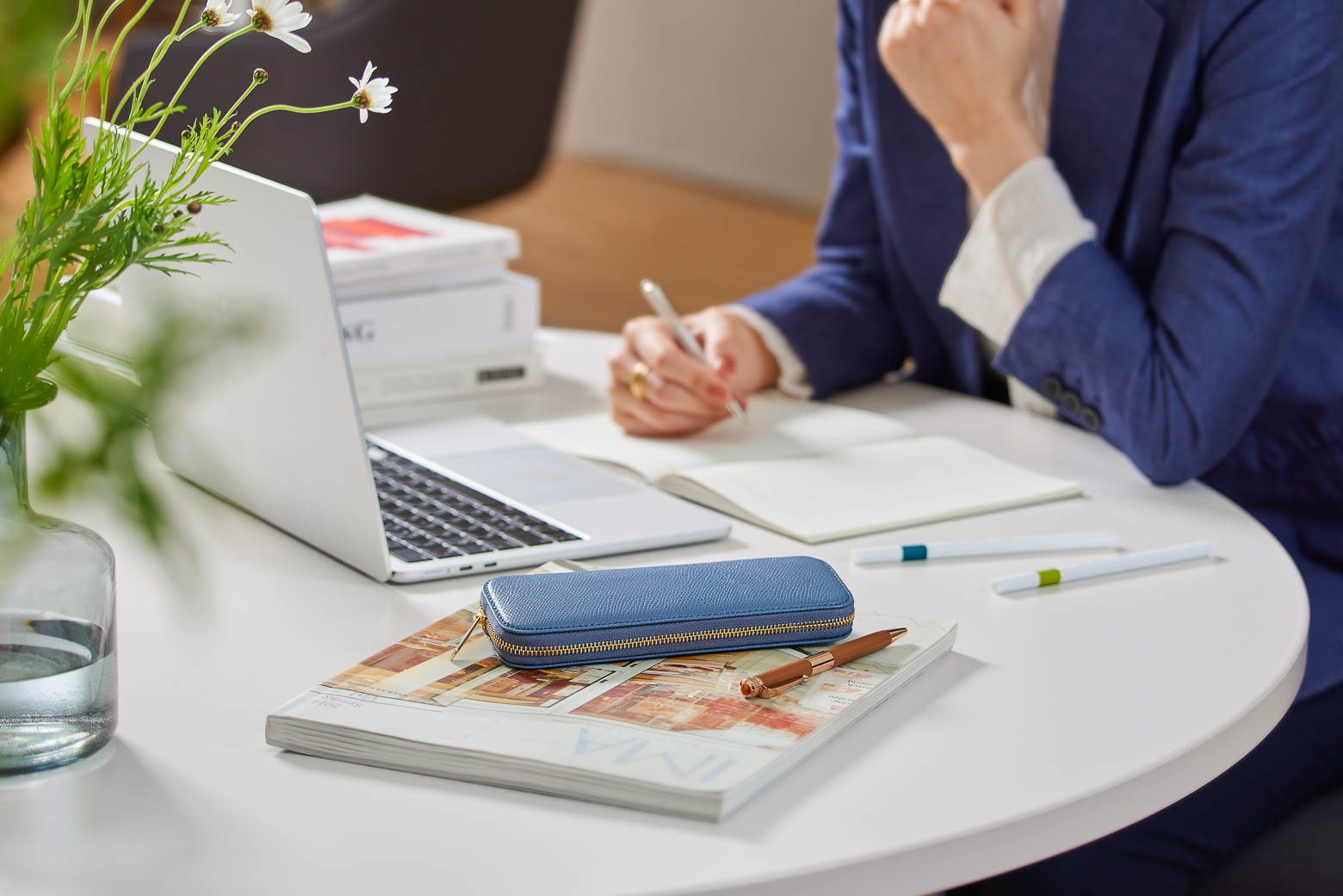 伊東屋　カラーチャート　ペンケース