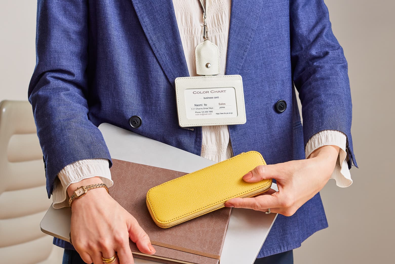 伊東屋　カラーチャート　ペンケース