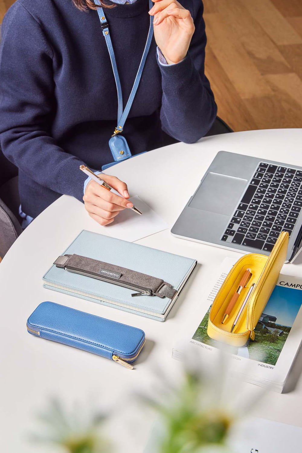 伊東屋　カラーチャート　ペンケース