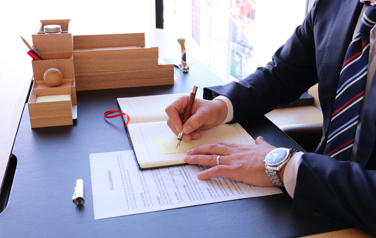 伊東屋　デスクトップステーショナリー