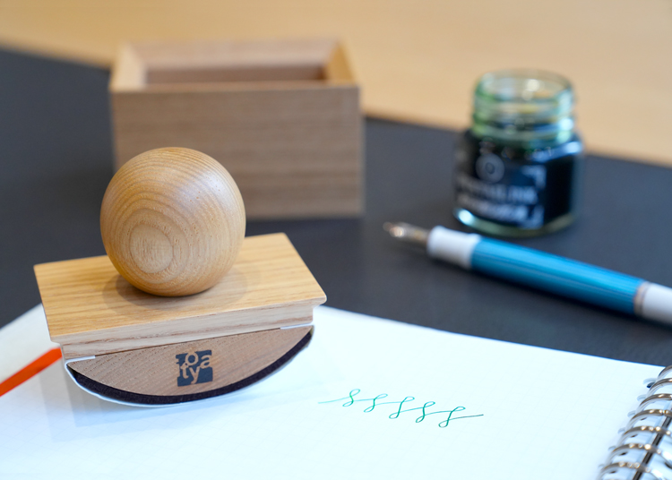 伊東屋　デスクトップステーショナリー