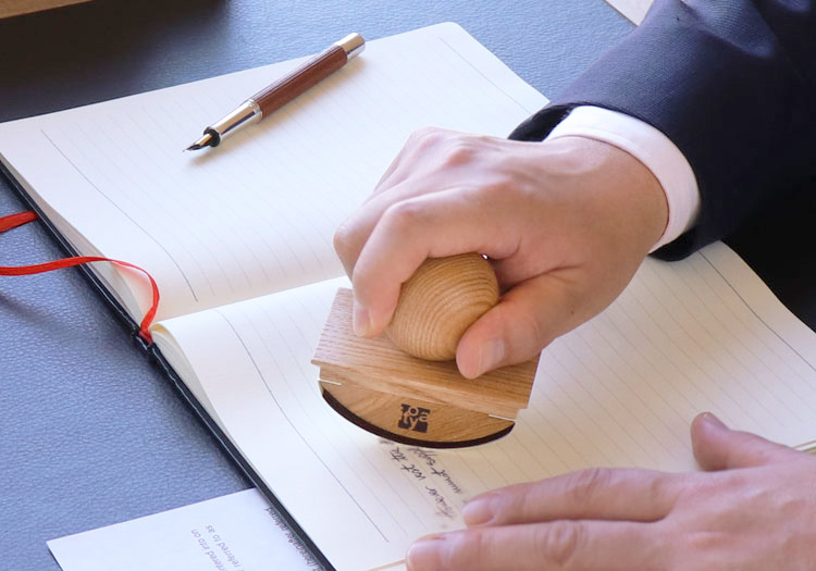 伊東屋　デスクトップステーショナリー