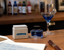 Cocktail Inkのボトルとグラス
